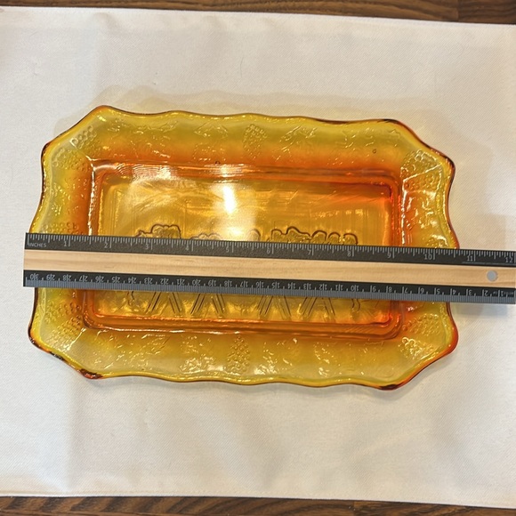 Tiara Indiana Glass Bread Plate Amber The Lord's Supper Vintage - Picture 4 of 5